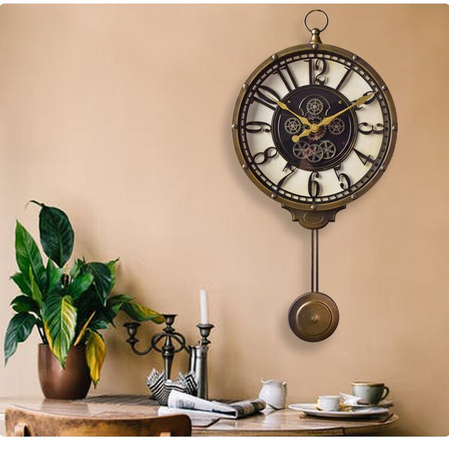 Gammelt industrielt pendulur til væggen