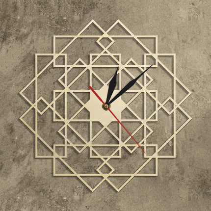 Geometrisk vægur i træ med mandala-design