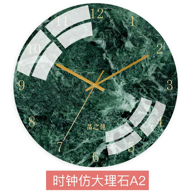 Farverigt vægur med abstrakt design