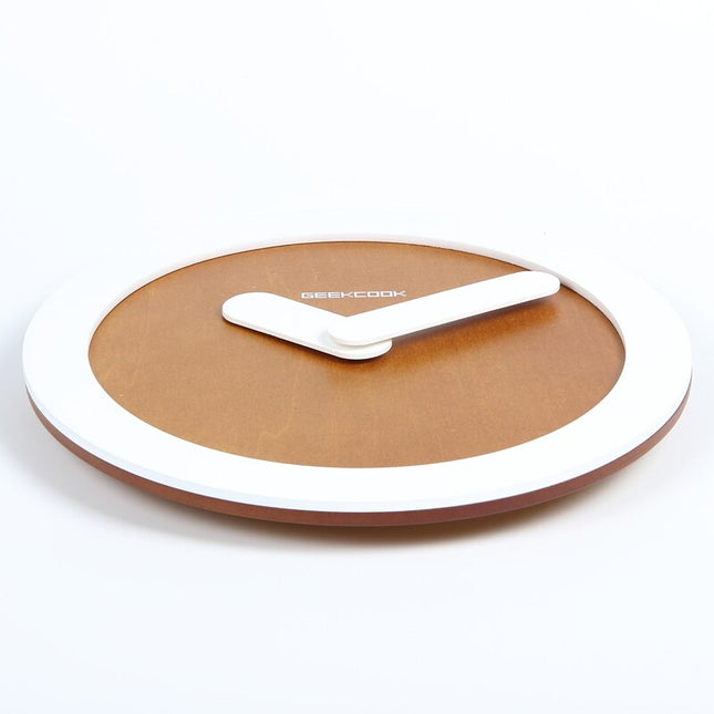 Moderne vægur med tykke visere