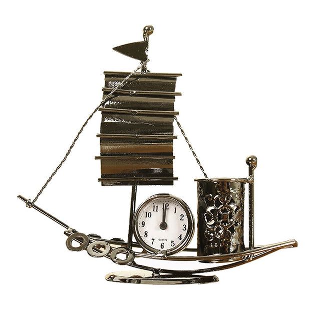 Bordur i metal med skibsdesign