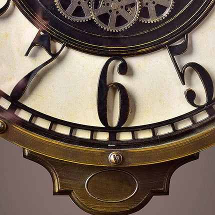 Gammelt industrielt pendulur til væggen