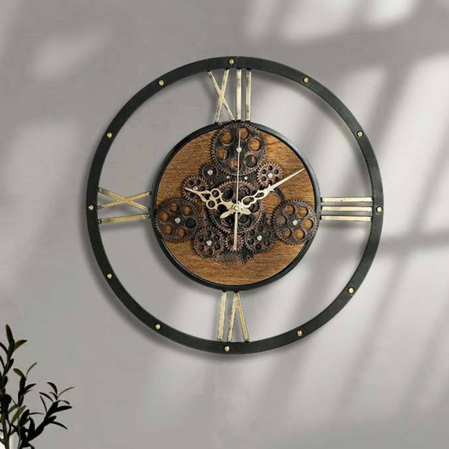 Vægur med synlige bevægelige tandhjul