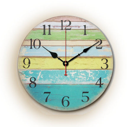 Vægur i farverig maritim stil