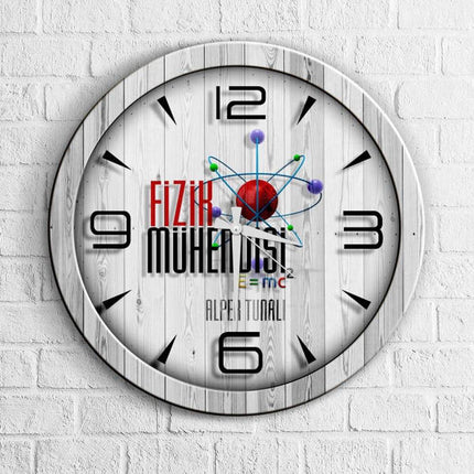 Vægur i træ med fysik-tema