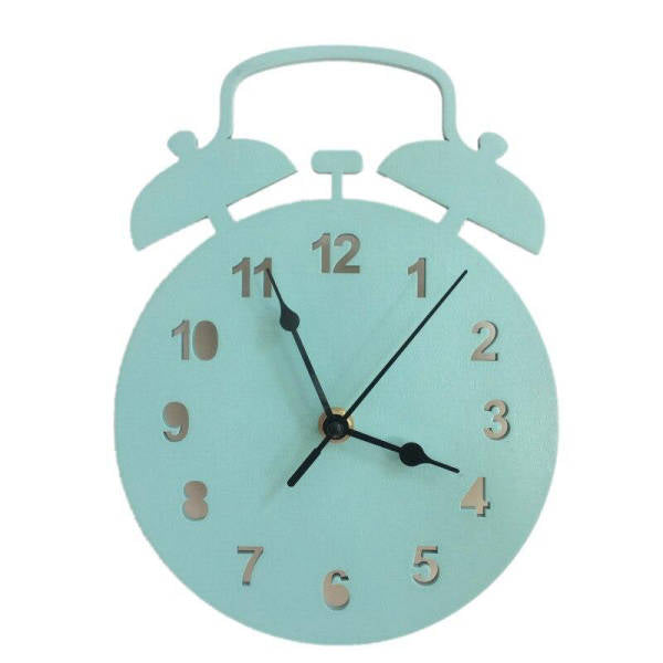 Vægur i træ i vækkeur design