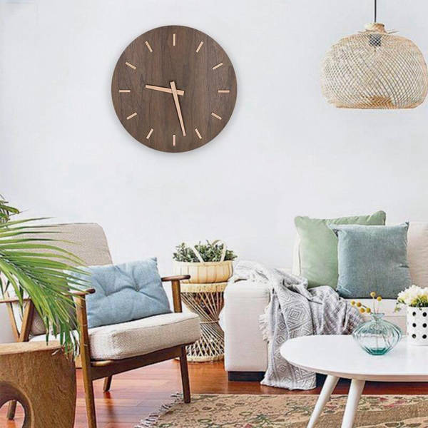 Lydløst vægur i mørkt valnøddetræ