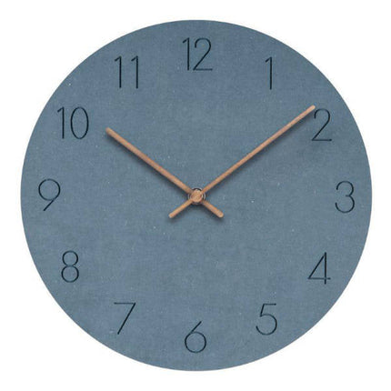 Simpelt minimalistisk vægur i træ design