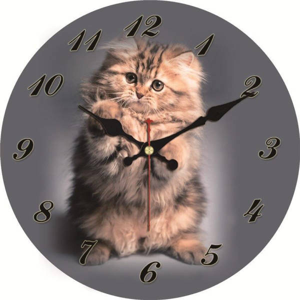 Rundt vægur med sød kattekilling motiv