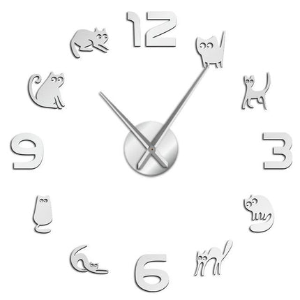 Moderne DIY vægur med kattefigurer