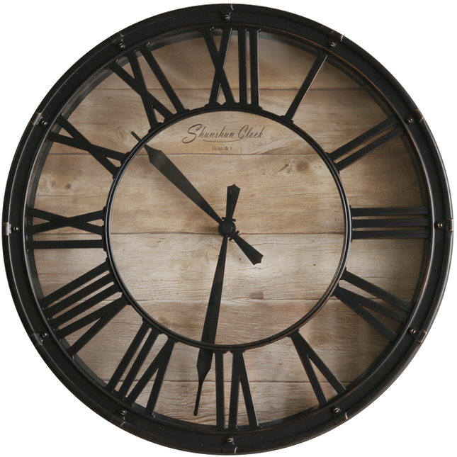 Klassisk vægur i træ og metal