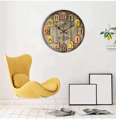 Stort rustikt vægur i træ