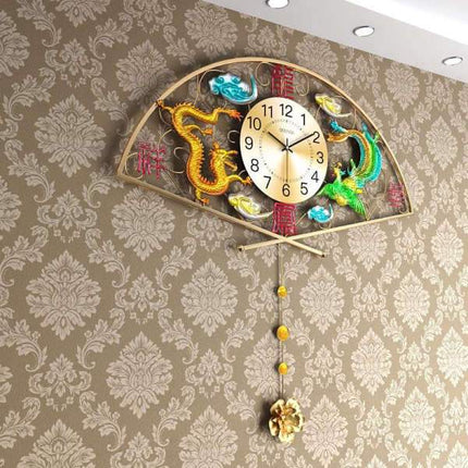 Stort asiatisk vægur med drage design