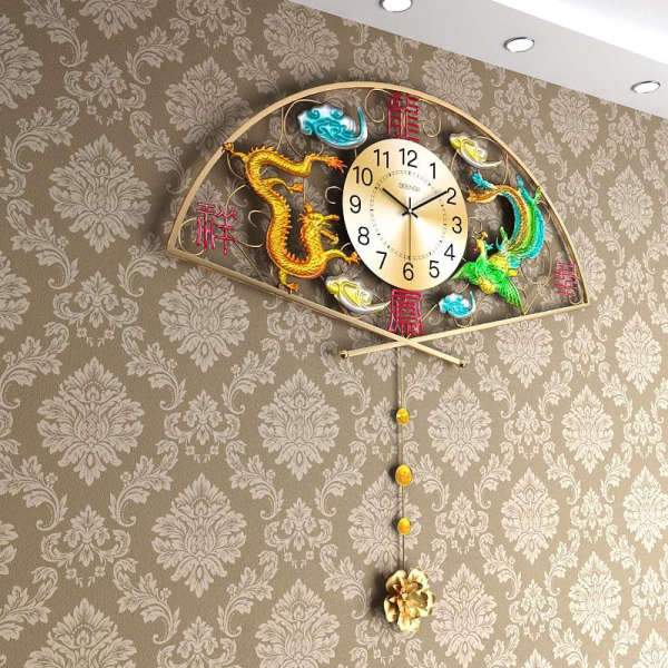 Stort asiatisk vægur med drage design