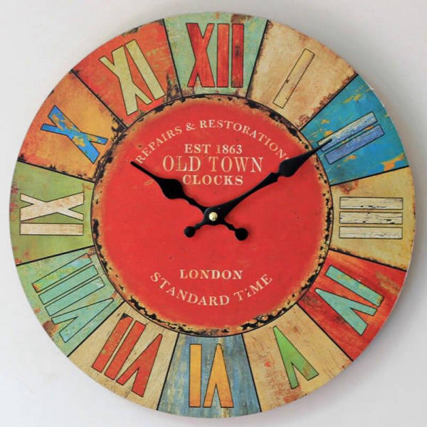 Farverigt retro vægur til børneværelset